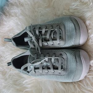 Keen Contour Arch Shoes